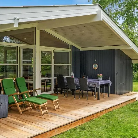 Feriehus Three-bedroom In