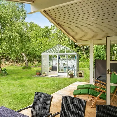 Three-bedroom In Nordenbro Vesteregn