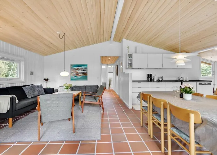Three-bedroom In Nordenbro Vesteregn