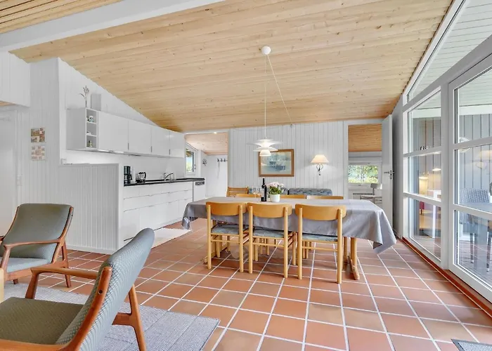 Three-bedroom In Vakantiehuis Nordenbro Vesteregn