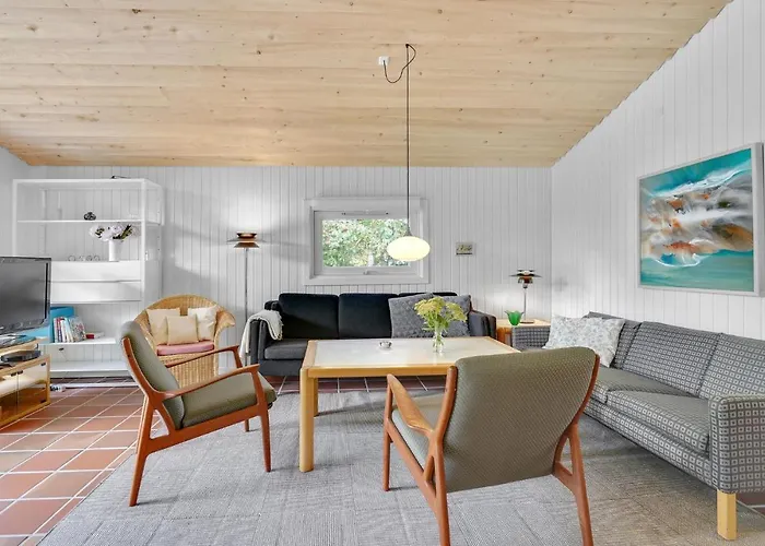 Dom wakacyjny Three-bedroom In Nordenbro Vesteregn